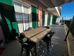 Casa SERGE vista mare con ampio terrazzo privato Bergeggi